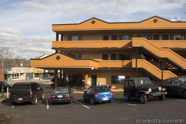 University Inn And Suites Tallahassee Exterior foto